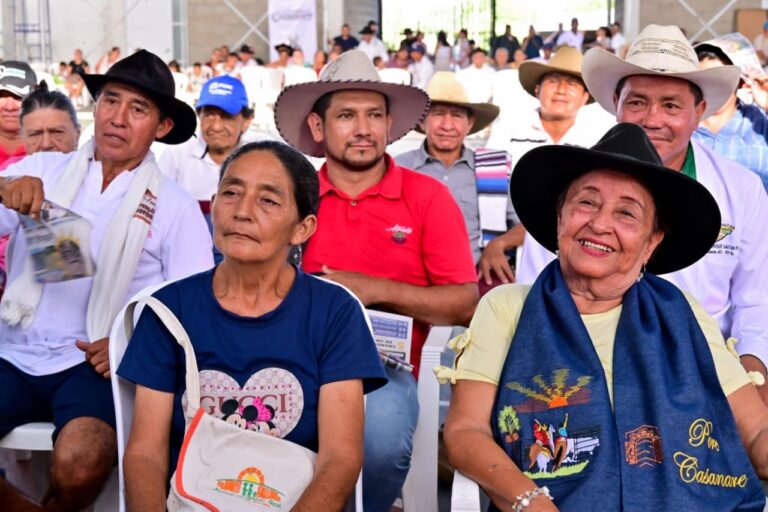 Con buenas noticias llegó el Gobernador Salomón Sanabria a Pore (4)