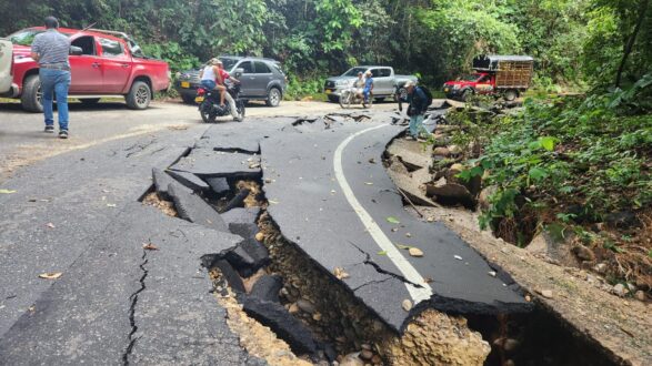 Maquinaria para atender emergencia en Tauramena