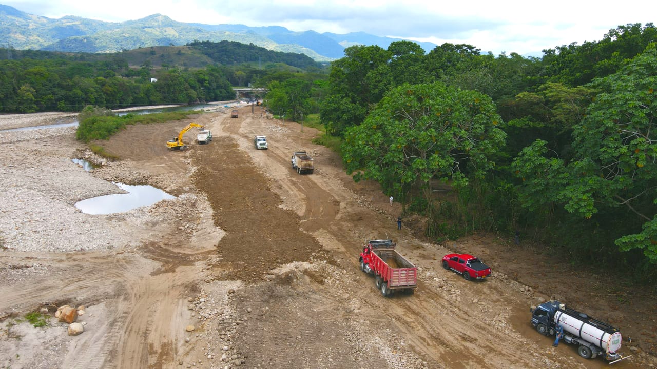 Dique de 660 metros en el río Túa (5)