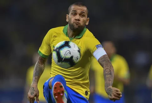 dani_alves_afp.jpg