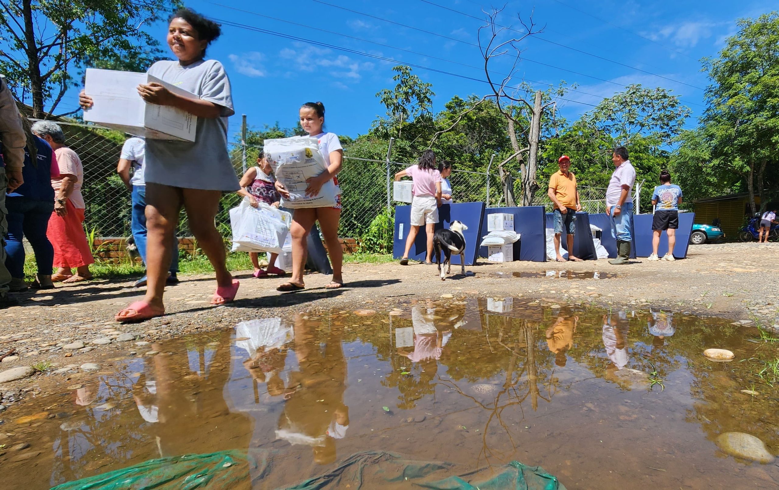 Gestión del Riesgo La Gobernación ha atendido 800 familias damnificadas por las lluvias (4)