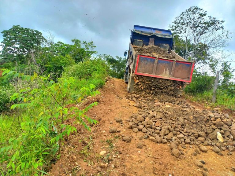 Gobernación rehabilita vías afectadas por las lluvias (4)